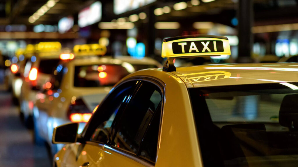taxi-selective-focus-7h1bhp9fbnr9jjpy
